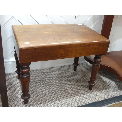 432 - A Victorian mahogany cased Baby Bath, with ceramic bath and rectangular cover, 22in (56cm) wide x 14... 