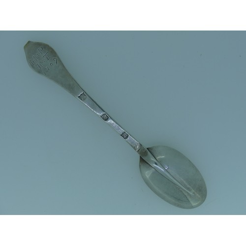 24 - A Queen Anne West Country silver dog nose Spoon, makers mark only on stem struck three times of IM c... 