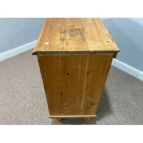 366 - A vintage pine Chest of Drawers, sides of top cut down, together with a pine blanket chest (2)... 