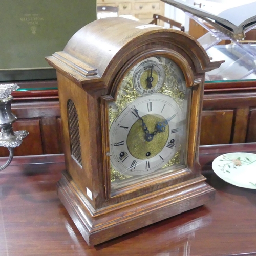 411 - An early 20thC oak cased chiming Mantel Clock, with Kienzle 8-day movement, no. 38810, striking on f... 