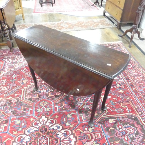 581 - A Georgian mahogany gateleg Dining Table W 106cm x H 71 cm.