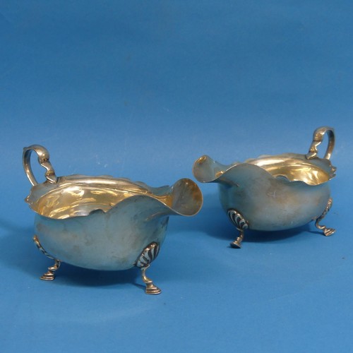 64 - A pair of George V silver Sauce Boats, by Mappin & Webb Ltd., hallmarked Birmingham, 1931, of tr... 