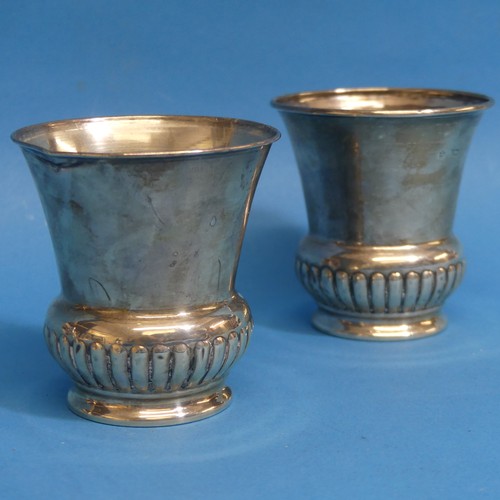 66 - A pair of George V silver Beakers, by Edward Barnard & Sons Ltd., hallmarked London, 1912/3, of ... 