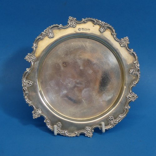 72 - An Edwardian silver Dish, by William Hutton & Sons Ltd., hallmarked Birmingham 1906, of circular... 