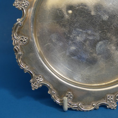 72 - An Edwardian silver Dish, by William Hutton & Sons Ltd., hallmarked Birmingham 1906, of circular... 