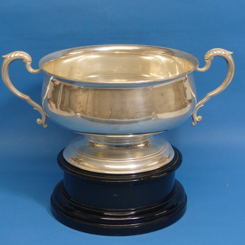 75 - An Edwardian silver two handled Trophy Cup, by Mappin & Webb, hallmarked London, 1906, of c... 