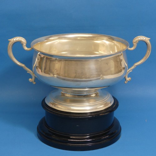 75 - An Edwardian silver two handled Trophy Cup, by Mappin & Webb, hallmarked London, 1906, of c... 