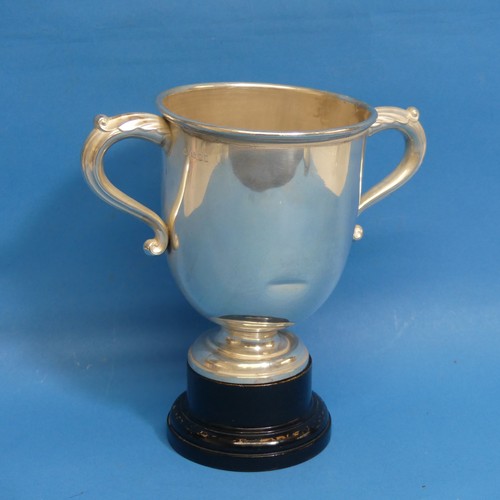 78 - A George V silver two handled Trophy Cup, hallmarked London, 1924, with presentation inscription fro... 