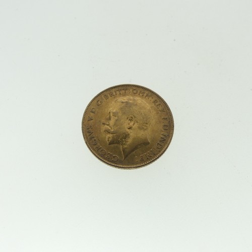 99 - A George V gold Half Sovereign, dated 1914.