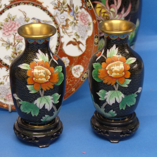 146 - A pair of 20thC Chinese cloisonné Vases, the black enamelled ground with floral decoration, H 22cm, ... 