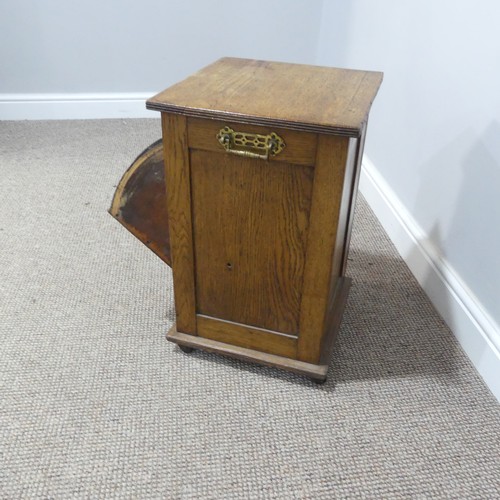 431 - An Edwardian oak Purdonium/Coal Scuttle, with metal liner, W 34cm x H 54cm x D 34cm.... 