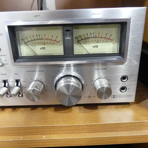 464 - Technics Hi-Fi, comprising a LW/MW/FM receiver SA-GX200L, a stereo casette deck 631, a Technics remo... 