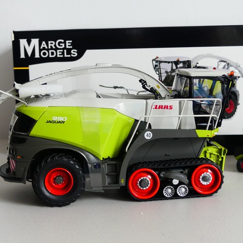 107 - A MarGE Model CLAAS Jaguar 990, with Orbis 750 Maize Header, in original box.