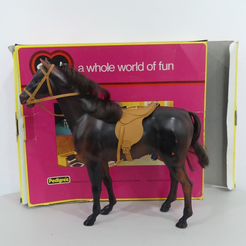 209 - 11 Boxed Sindy Accessories including: Camping Scene, Winter Sports, Rocker, Bath, Wardrobe, Toilet, ... 