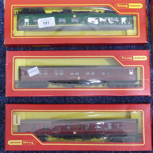 191 - Tri-ang Hornby '00' gauge model railway, 2-rail electric, a quantity, all boxed, including R.52S 0-4... 