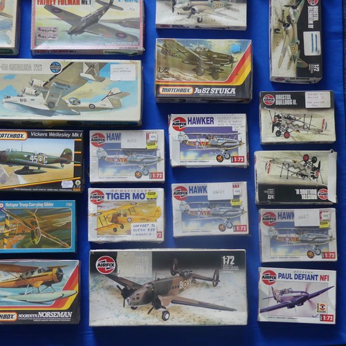 184 - A Large quantity of Airfix Models, Series 1 planes, Helicopters, Army Planes, B-17G Flying Fortress,... 