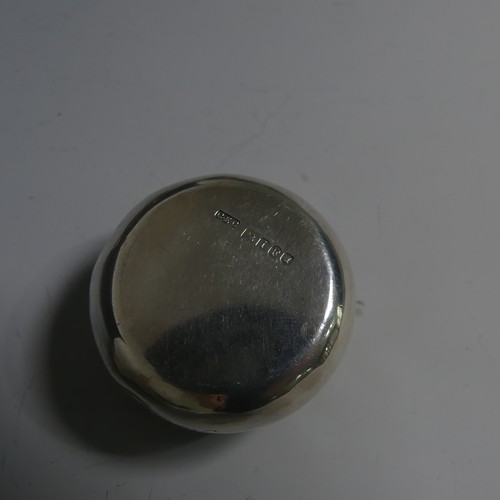 413 - A small Edwardian circular silver Pill Box, with London import marks for Claude Ernest Collins,... 