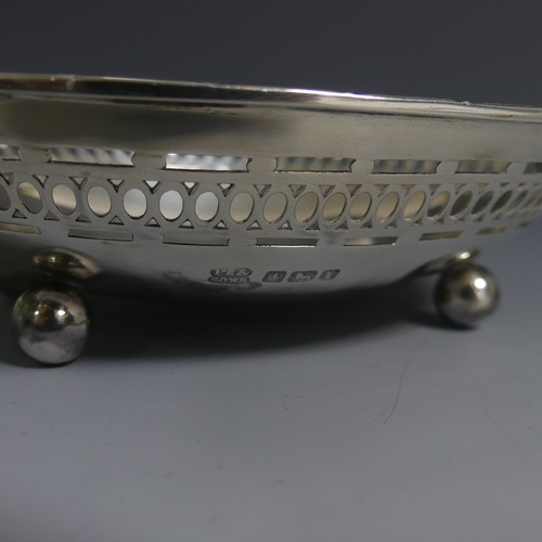 419 - A George V silver Bon Bon Dish, hallmarked Chester 1923, of shaped circular form with pierced decora... 