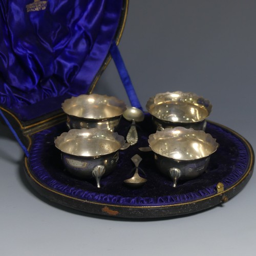 432 - A cased set of four Victorian silver Open Salts, by Wakely & Wheeler, hallmarked London, 1899, o... 