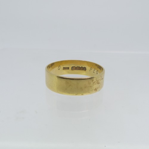 69 - An 18ct gold Wedding Band, Size P, approx weight 3.7g.