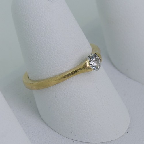 109 - A singe stone diamond Ring, the brilliant cut stone 0.27ct, all mounted in 18ct yellow gold, Size O,... 