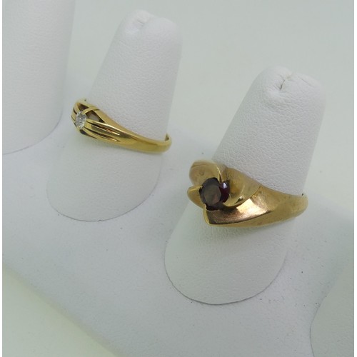 89 - A small single stone diamond Ring, mounted in 18ct yellow gold, Size O, 3.5g, together with a garnet... 