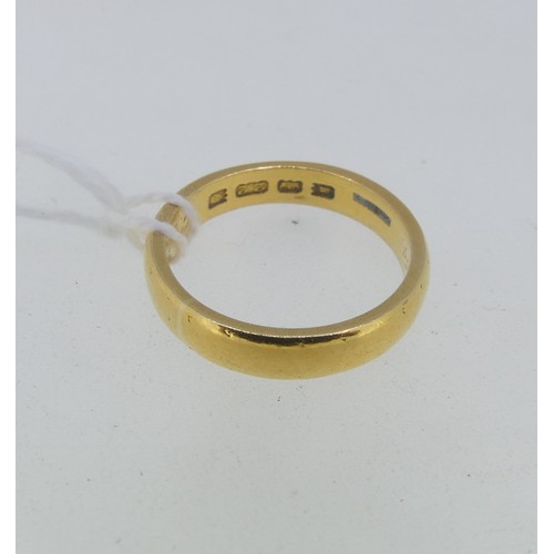 116 - A 22ct yellow gold Wedding Band, with inscription, Size O, 5.9g.