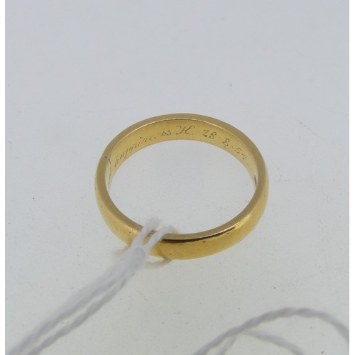 116 - A 22ct yellow gold Wedding Band, with inscription, Size O, 5.9g.