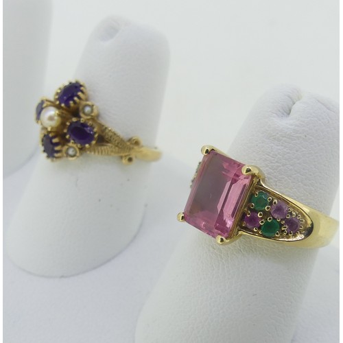 81 - An amethyst and seed pearl flowerhead Ring, mounted in 9ct yellow gold, one seed pearl missing, Size... 