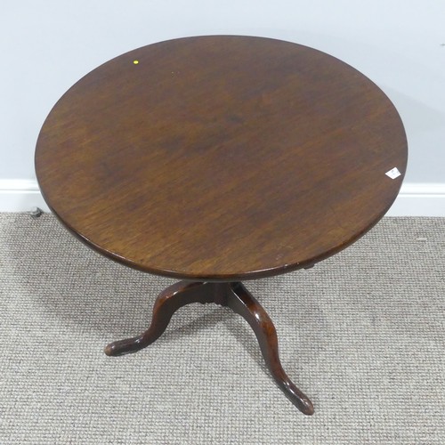 376 - A Georgian mahogany circular tripod Table, with turned column and swept feet, W 62cm x D 62cm x H 62... 