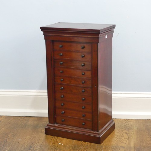 389 - A 19thC mahogany small Wellington Chest, with ten drawers, stamped to drawer T. Willson, 68 Great Qu... 