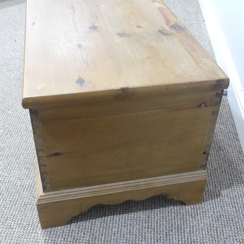 467 - A pine Blanket Box, of rectangular form with hinged lid, on bracket feet, W 88cm x D 47cm x H 43cm, ... 