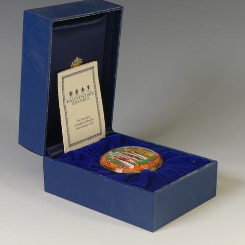 93 - A limited edition Halcyon Days enamel Box, depicting the Taj Mahal, 26/100, together with another sh... 