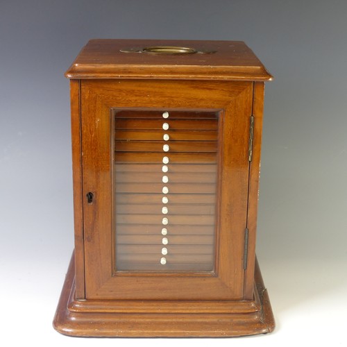 525 - An Edwardian mahogany table-top Specimen Chest, the glazed door enclosing the eighteen drawers, W 26... 