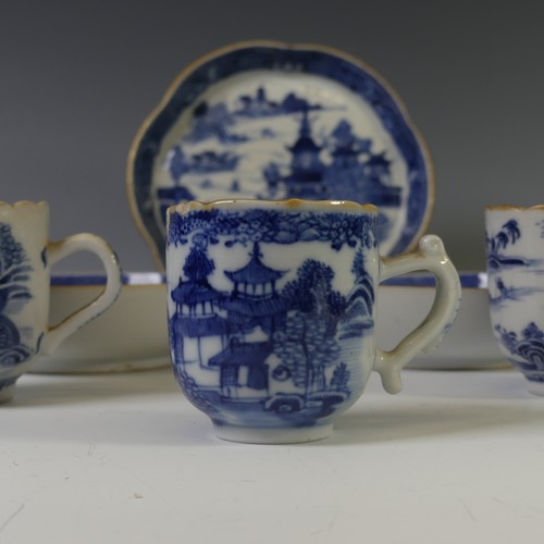 133 - A small quantity of Chinese blue and white export porcelain tea wares, decorated with trees and pago... 