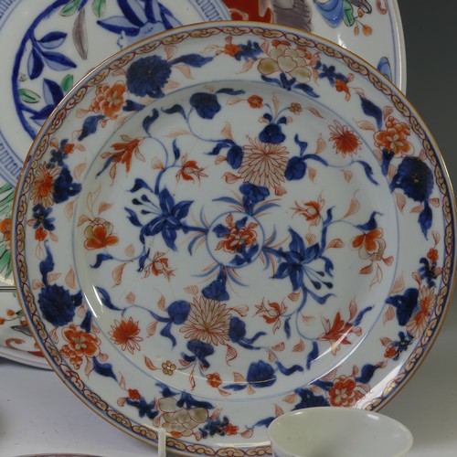 137 - An antique Chinese export Plate, decorated in the imari palette, restored, diameter 21.5cm, together... 