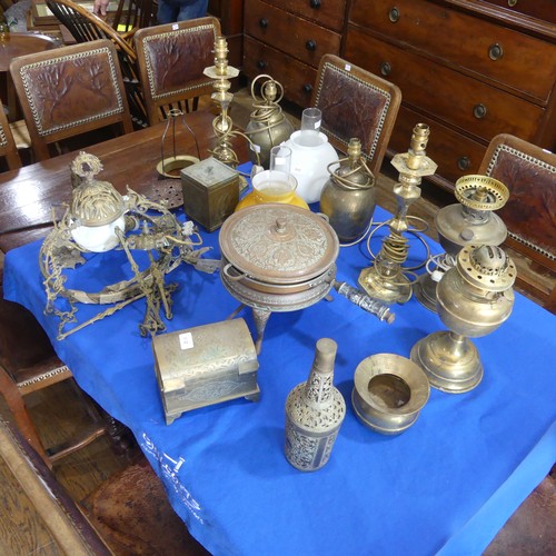 512 - A quantity of antique brass and Copperwares, to include Lamp Bases, Oil Lamps, Ceiling Lights, Caske... 