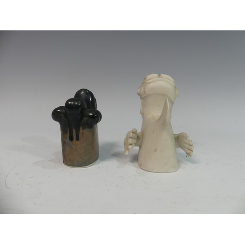 98 - Lawson E. Rudge (b. 1936), a pair of studio pottery Salt Pots, in the form of birds, H 10cm (2)Prove... 