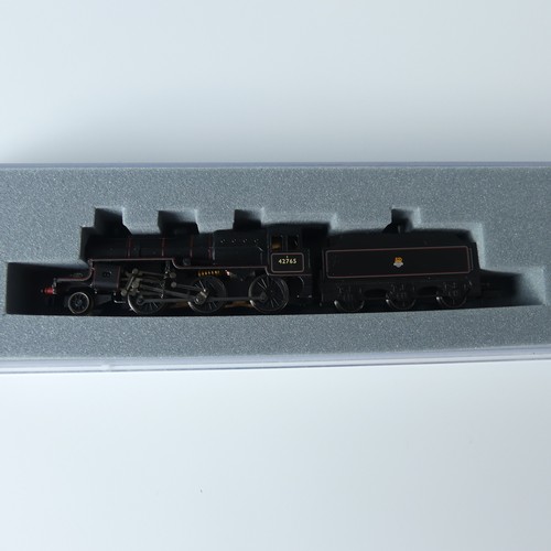 191 - A Graham Farish by Bachmann N gauge 372-310 Merchant Navy Class 35024 'East Asiatic Company' tender ... 