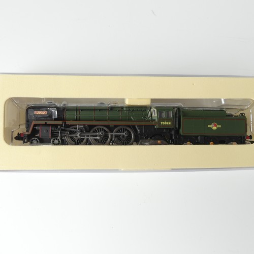 199 - A Dapol N gauge ND-095G 4-6-2 Britannia Pacific 'Tornado' tender locomotive, 70022, BR green, and ND... 