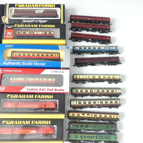 204 - Graham Farish by Bachmann: a collection of sixteen boxed N gauge model railway coaches, including Mk... 