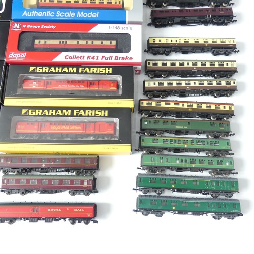 204 - Graham Farish by Bachmann: a collection of sixteen boxed N gauge model railway coaches, including Mk... 