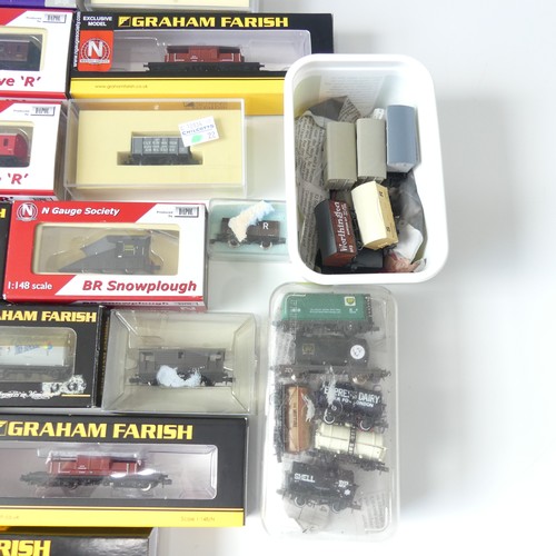 205 - A collection of twenty-two N gauge model railway wagons and vans, by Graham Farish, Dapol and Peco, ... 