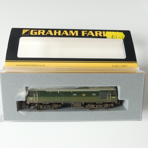 209 - A Graham Farish by Bachmann N gauge 371-078 Class 25/2 Diesel D7549 locomotive, BR two tone green, l... 