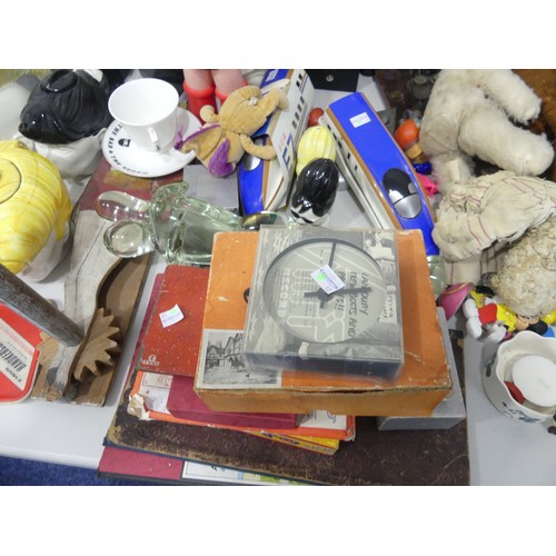 265 - A large Collection of various Vintage Toys & Games, including Robertsons Golliwogs, Novelty Teap... 