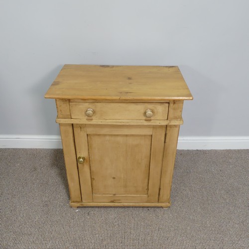 580 - A vintage pine Pot Cupboard, with single frieze drawer above a cupboard with shelved interior, W 64c... 