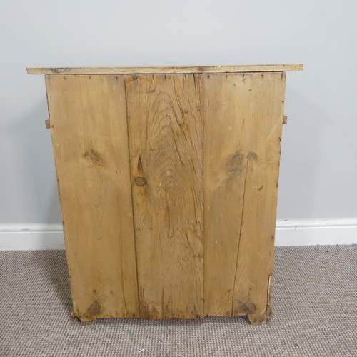 580 - A vintage pine Pot Cupboard, with single frieze drawer above a cupboard with shelved interior, W 64c... 