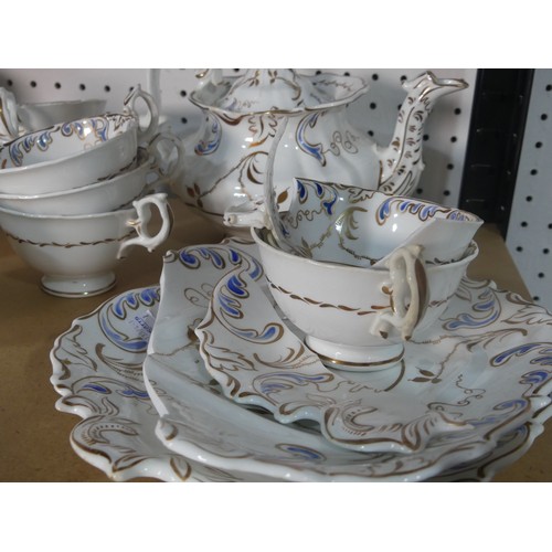 508 - An early 19thC Worcester 136 pattern part Tea Service, comprising thirteen Cups and Saucers, Milk Ju... 