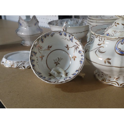 508 - An early 19thC Worcester 136 pattern part Tea Service, comprising thirteen Cups and Saucers, Milk Ju... 