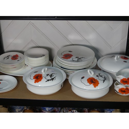 539 - A Wedgwood Susie Cooper Design 'Cornpoppy' pattern part Dinner Service, comprising three lidded Ture... 